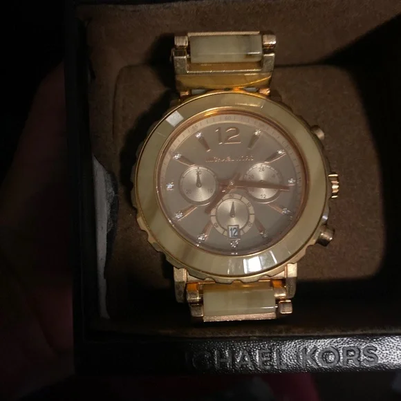 Watch - Picture 1 of 1